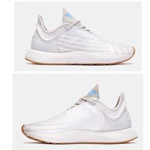 SAYSH ONE Women’s Sneaker Silver and White jacquard Sneakers size 7.5 NEW